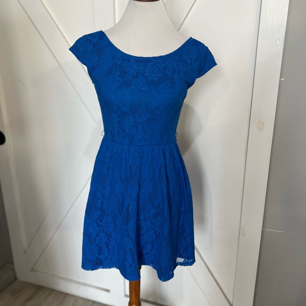 Mudd blue floral lace dress
